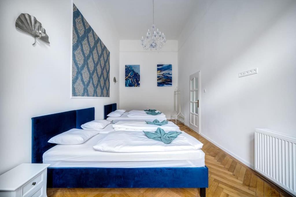 Andrassy Grandeur With Indoor Parking Appartement Boedapest Buitenkant foto