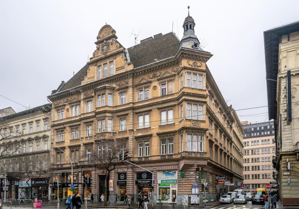 Andrassy Grandeur With Indoor Parking Appartement Boedapest Buitenkant foto