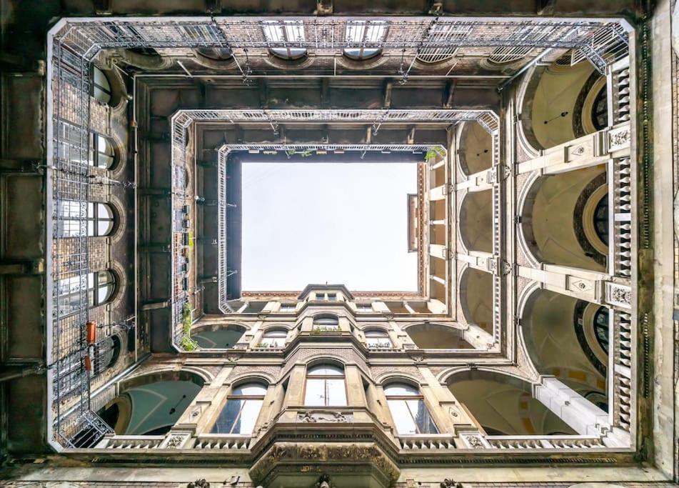 Andrassy Grandeur With Indoor Parking Appartement Boedapest Buitenkant foto