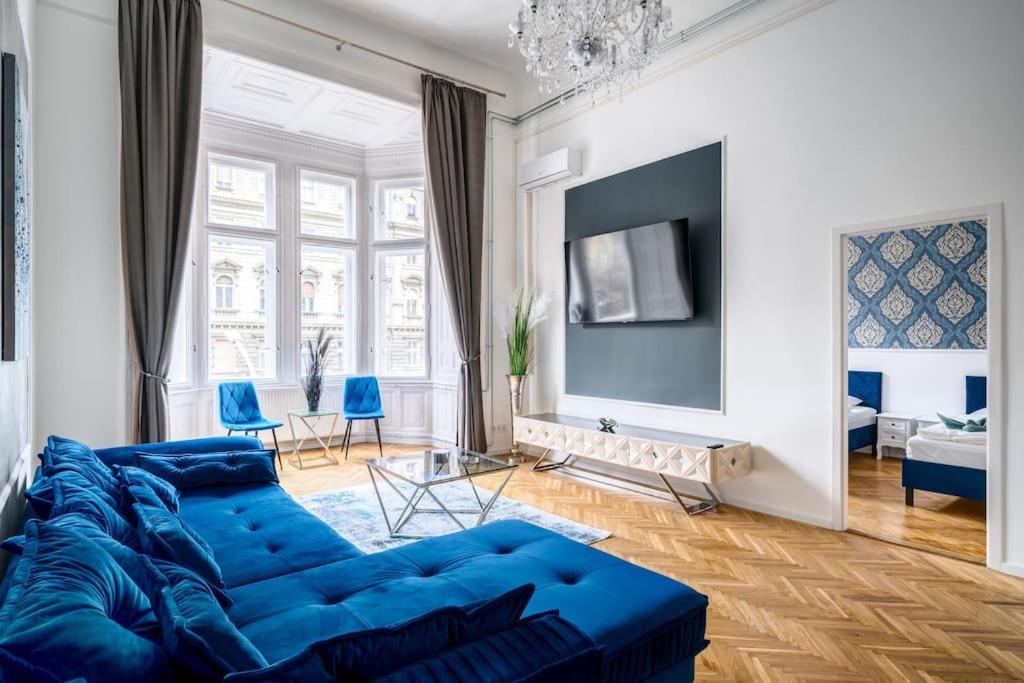 Andrassy Grandeur With Indoor Parking Appartement Boedapest Buitenkant foto
